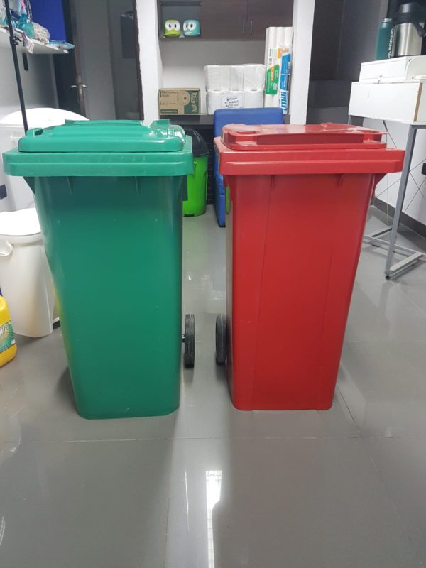 Basurero 120 L C/ Tapa y Rueda LAR