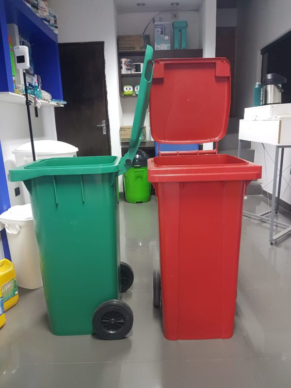 Basurero 120 L C/ Tapa y Rueda LAR - Imagen 2
