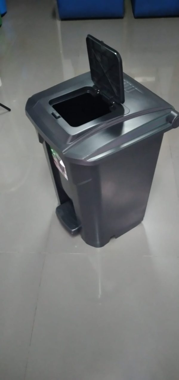 Basurero Ventana con Rueda 60 L - Imagen 6